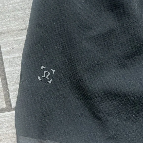 Lululemon Surge Short 6” - Size Large - Picture 3 of 6